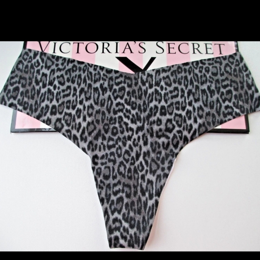 Vctoria's Secret leopard printNo-Show seamless Thong Panty Size medium NWT
